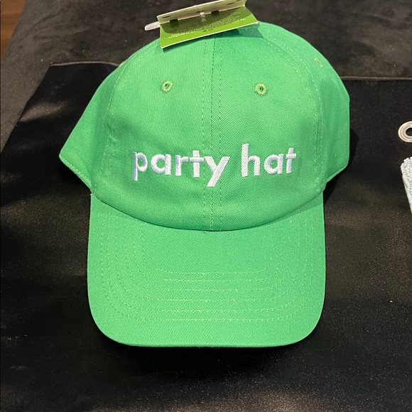 Green 'Party Hat' Cap with matching bag so fabulous - Picture 3 of 4